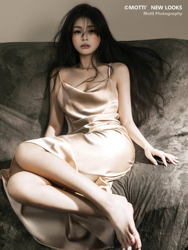 Lighting In Photography - 2026年新作スタジオポートレート写真 冷たい雰囲気の光と影 感情表現 ホームガール パーソナルアート写真 衣装