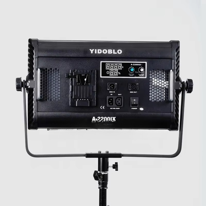 Yidoblo A-2200IIX 中国製ビデオライト 70 - Lighting In Photography のレビューと価格